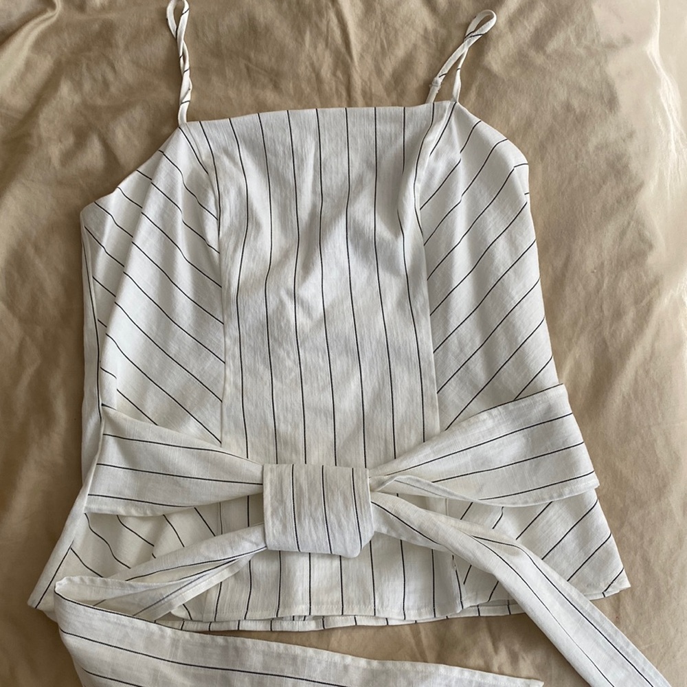 Pretty Woman style! Vince Camuto Beautiful spaghetti strap top. New With Tag